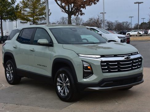 New 2026 Chevrolet Equinox LT image 3