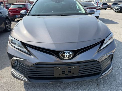 Used 2022 Toyota Camry LE image 11