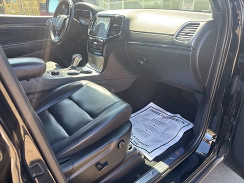 Used 2019 Jeep Grand Cherokee Limited AWD/4WD image 38