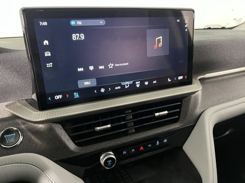 Used 2025 Ford Explorer Platinum w/ Ultimate Package image 17