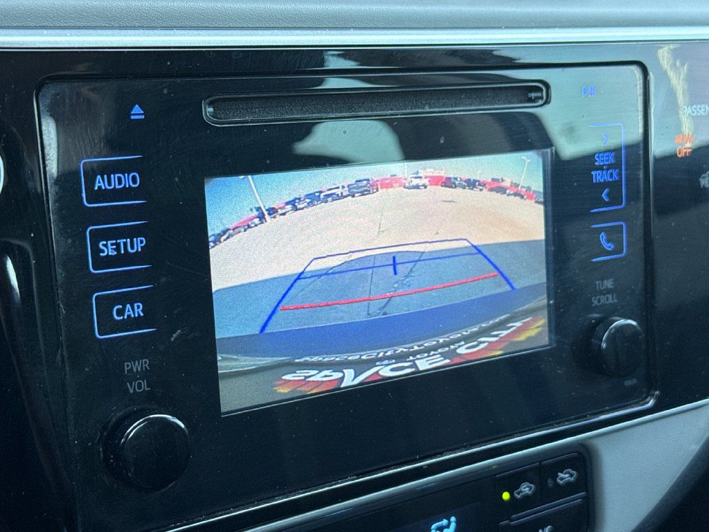 Used 2017 Toyota Corolla LE FWD image 19