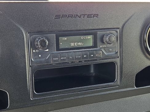 Used 2025 Mercedes-Benz Sprinter 2500 image 28