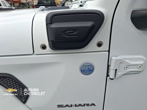 Used 2024 Jeep Wrangler Unlimited Sahara AWD/4WD image 23