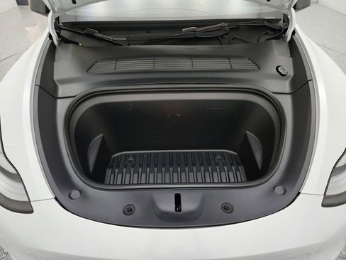 Used 2023 Tesla Model Y Long Range AWD/4WD image 16