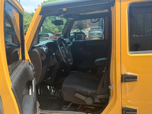 Used 2013 Jeep Wrangler Unlimited Sport AWD/4WD image 8