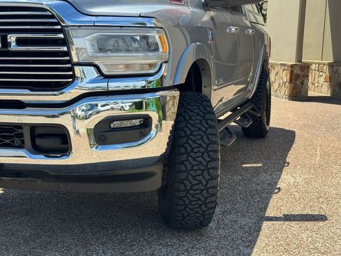 Used 2022 RAM 2500 Laramie AWD/4WD image 2