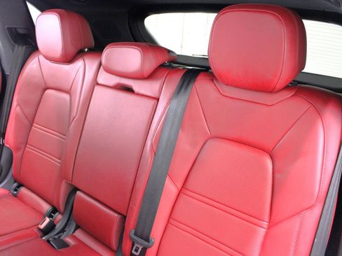 Used 2021 Porsche Cayenne image 39