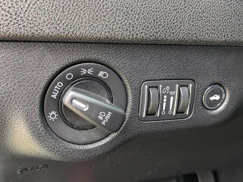 Used 2019 Dodge Charger GT RWD image 11