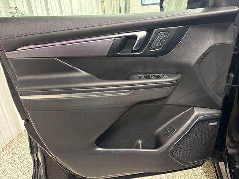 Used 2025 Buick Enclave Sport Touring image 13