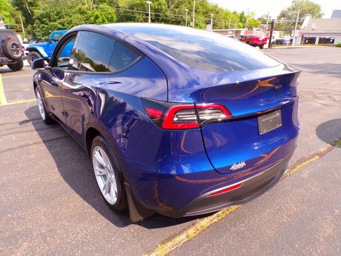 Used 2023 Tesla Model Y Long Range AWD/4WD image 14