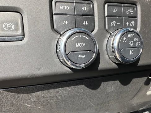 Used 2024 GMC Sierra 2500 AT4 w/ AT4 Premium Plus Package AWD/4WD image 15