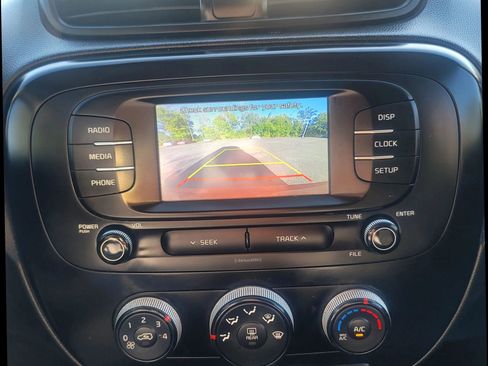 Used 2019 Kia Soul image 17