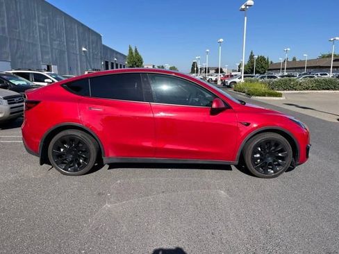 Used 2023 Tesla Model Y Long Range AWD/4WD image 4