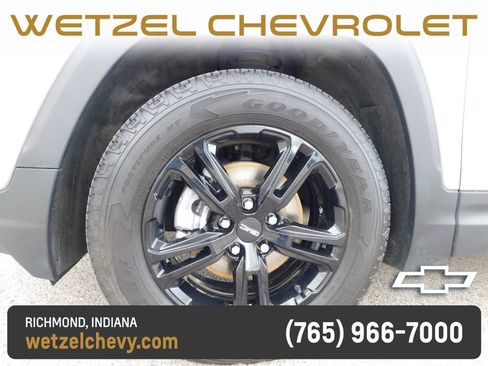 Used 2023 GMC Terrain AT4 w/ Infotainment Package II AWD/4WD image 10