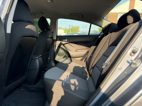 Used 2017 Kia Forte S FWD image 30