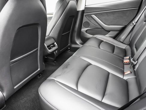 Used 2022 Tesla Model 3 image 18