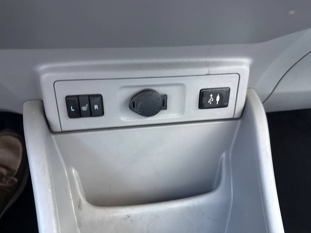 Used 2017 Toyota Prius V Five FWD image 17