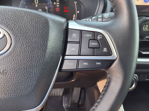 Used 2025 Toyota Grand Highlander FWD image 21