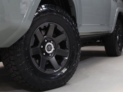 Used 2022 Toyota 4Runner Trail Special Edition AWD/4WD image 23