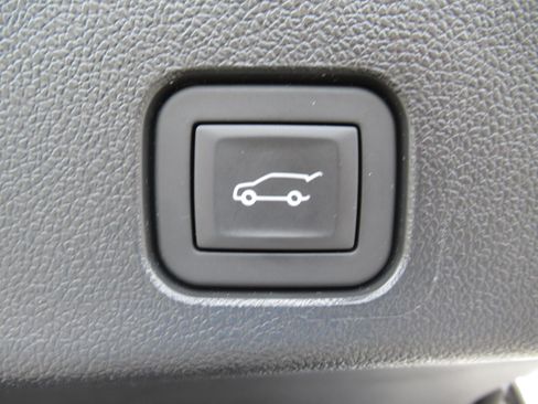 Used 2025 Buick Enclave Preferred w/ Power Package FWD image 36