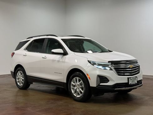 Used 2023 Chevrolet Equinox LT AWD/4WD image 25