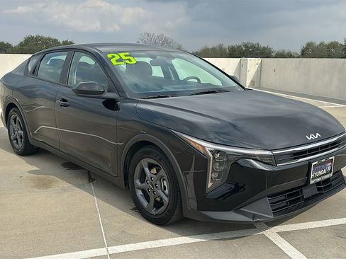 Used 2025 Kia K4 LXS image 14