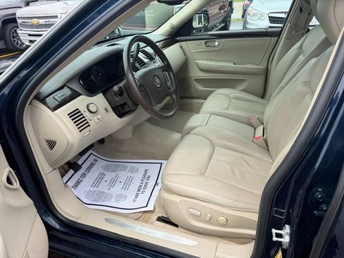 Used 2009 Cadillac DTS w/ Trunk Convenience Package FWD image 10