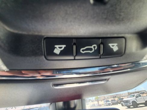 Used 2017 Jeep Grand Cherokee Altitude RWD image 33