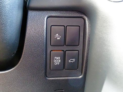 Used 2019 Lexus LX 570 4WD w/ Luxury Package image 54