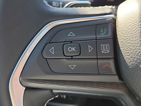 New 2025 Jeep Grand Cherokee L Laredo image 27