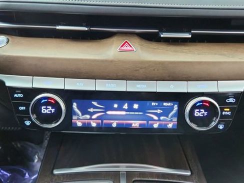 Used 2024 Genesis G80 image 49