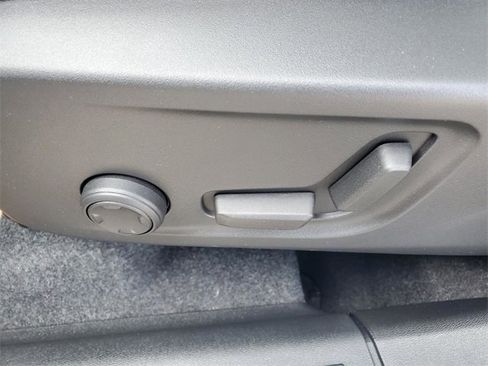 New 2026 Volvo XC40 B5 Core w/ Protection Package Premier image 14