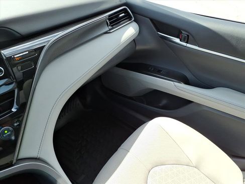 Used 2023 Toyota Camry XSE w/ Navigation Package image 31