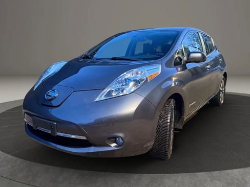 Used 2013 Nissan Leaf SL w/ Premium Pkg image 3