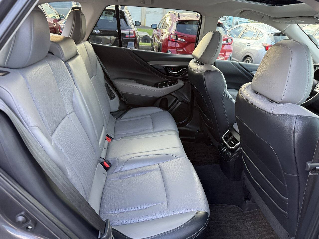 Used 2025 Subaru Outback Limited AWD/4WD image 23