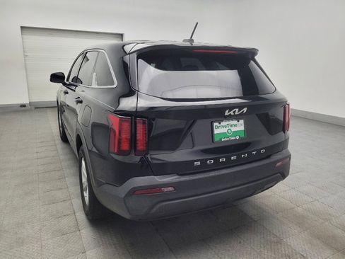 Used 2022 Kia Sorento LX FWD image 5