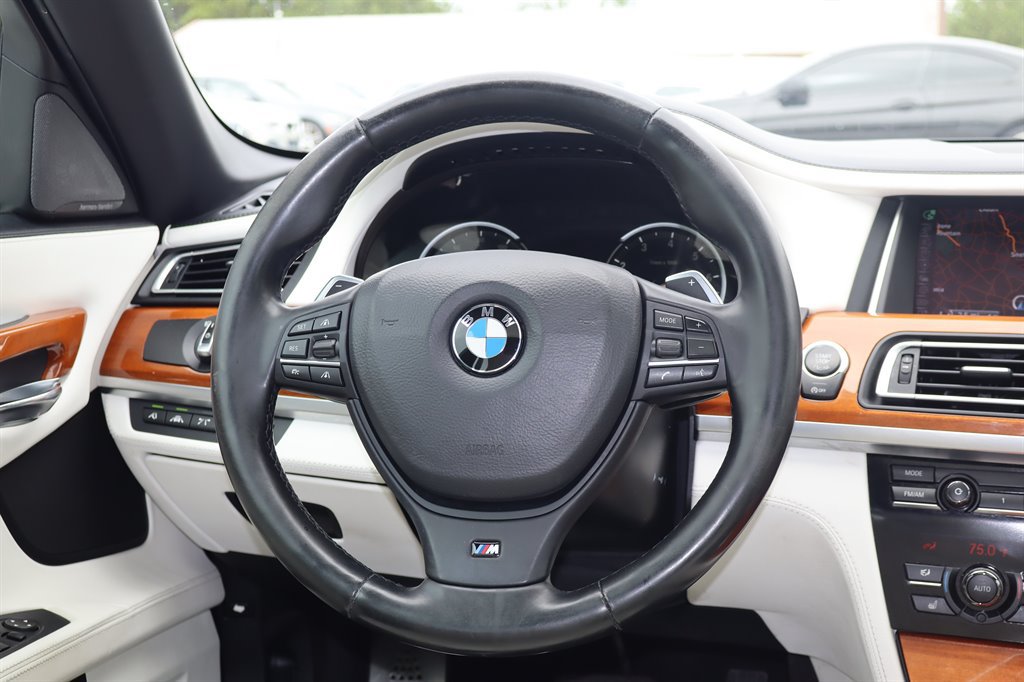 Used 2015 BMW 750Li RWD image 17