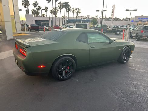 Used 2018 Dodge Challenger SRT w/ Technology Group image 9