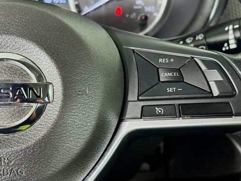 Used 2019 Nissan Kicks S FWD image 14