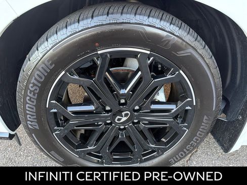 Certified 2026 INFINITI QX80 4WD image 16