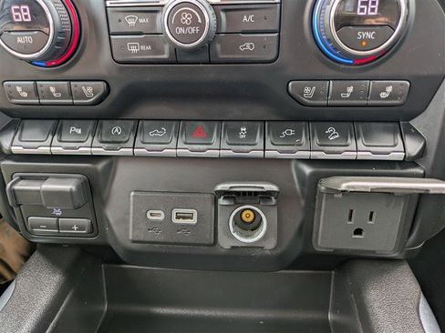 Used 2020 Chevrolet Silverado 1500 LTZ image 25