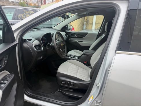 Used 2020 Chevrolet Equinox LT image 10