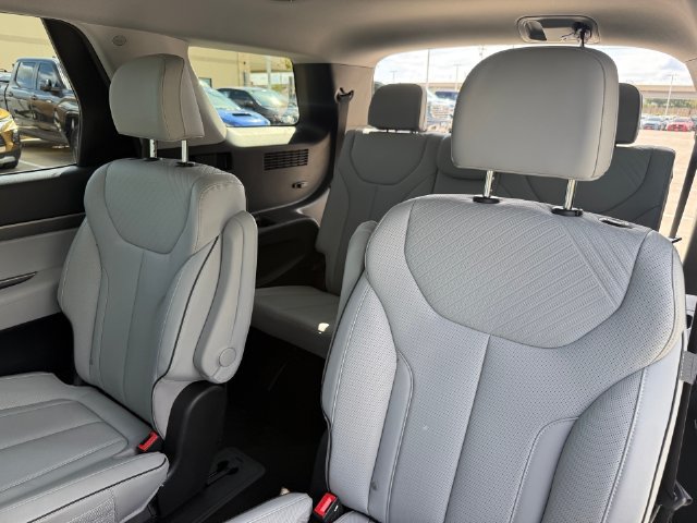 Used 2025 Hyundai Palisade SEL FWD image 26