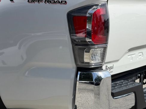 Used 2023 Toyota Tacoma TRD Off-Road AWD/4WD image 10