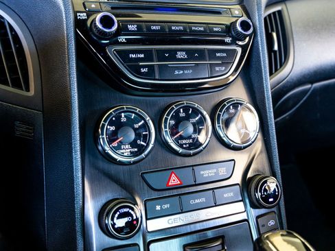 Used 2016 Hyundai Genesis Coupe 3.8 image 19