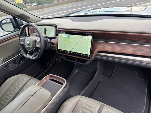Used 2023 Rivian R1S Adventure image 24