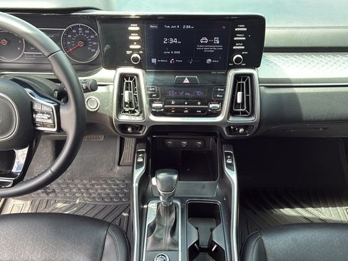 Used 2021 Kia Sorento S FWD image 32