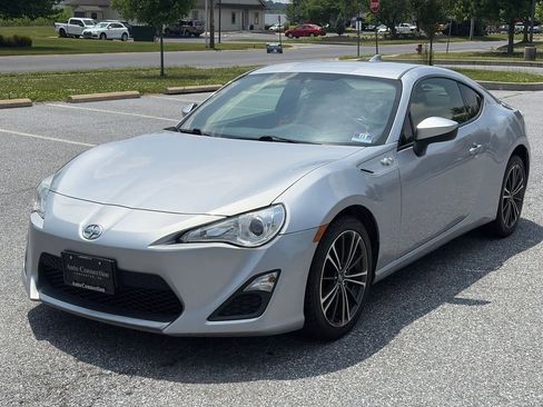 Used 2016 Scion FR-S RWD image 4