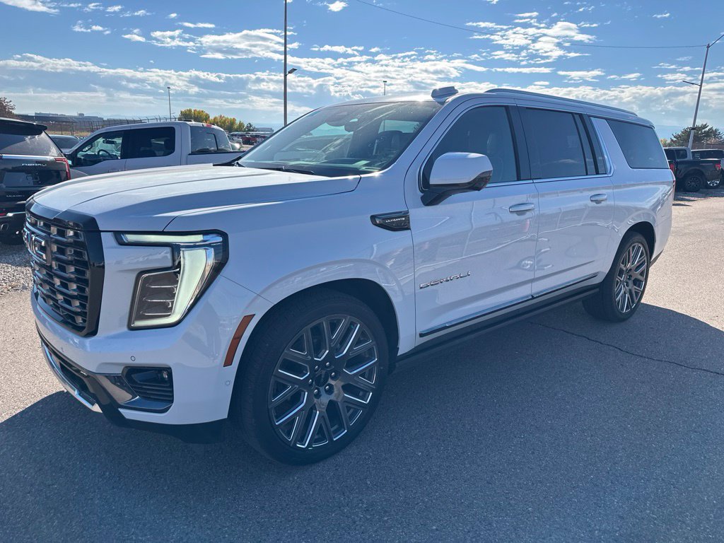 Used 2026 GMC Yukon XL Denali Ultimate AWD/4WD image 3