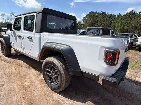 New 2026 Jeep Gladiator Sport image 10